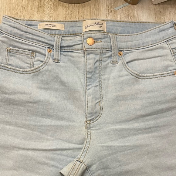 Universal Thread High Rise Skinny Jeans Distressed Light Wash - Picture 6 of 8